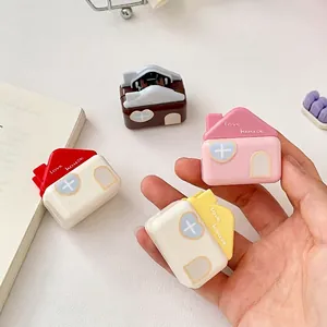 Colorati mini portaspazzolino a forma di casa per l'organizzazione