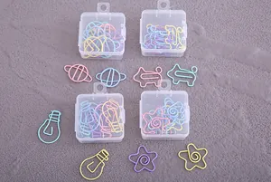 Set di graffette creative in colori macaron con forme di cartoni animati e scatole di plastica