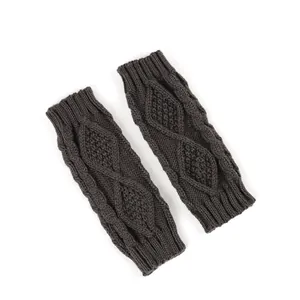 Mitaines d'hiver gris foncé avec motif de torsades en diamant pour bras