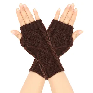Gants tricotés sans doigts chauds pour l'hiver avec motif torsadé en marron foncé