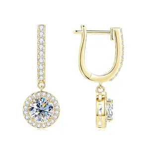 Elegante 14k vergoldete Moissanit Halo-Ohrhänger mit einem funkelnden Klappbügel-Verschluss