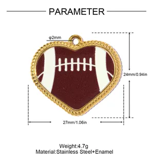 Detailed product parameters of heart-shaped football pendant showing weight and size specs