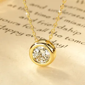 Eleganter Blasen-Anhänger mit brillantem Moissanit-Stein in 14k Goldbeschichtung-Design