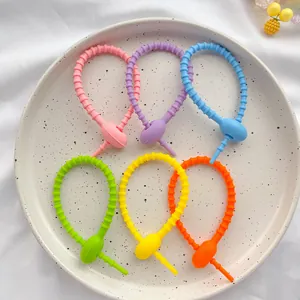 Fascette per Cavi in Silicone Colorate Forma di Girino Avvolgicavo Estensibile Organizer DIY Portachiavi Ornamento Sospeso