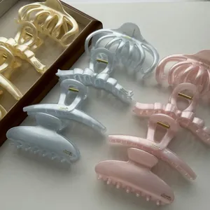 Selectie van 13cm Franse retro haarklemmen in pastelkleuren en diverse vormen