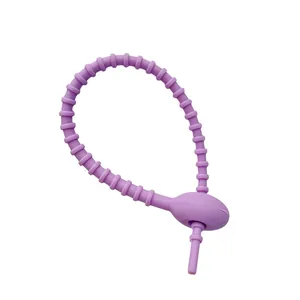 Fascetta riutilizzabile in silicone viola e organizer per cavi per portachiavi fai da te.