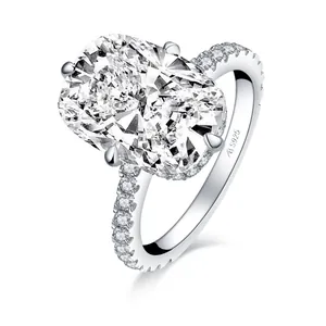 Eleganter Ring aus S925 Sterlingsilber mit großem rechteckigem Zirkonia-Mittelstein