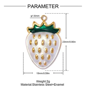 Erdbeer-Anhänger aus Emaille mit Gold-Edelstahl-Material und genauen Größenangaben