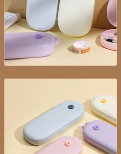 Primer plano de lindos estuches 3D con forma de pulpo en varios colores pastel suaves