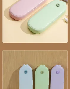 Primer plano de estuches de pulpo pastel con diseños en relieve 3D muy bonitos