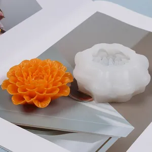 Detailgetreue 3D Lotusblüten-Silikonform für DIY-Duftkerzen und stilvolle Wohndekoration
