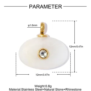 Detailweergave van ovale natuurstenen hanger met afmetingen en materiaalinformatie