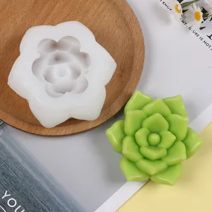 Vue détaillée du moule en silicone succulente 3D avec ornement de bougie verte