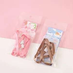 Due graziosi porta tessere trasparenti con cordini coordinati in rosa e marrone.