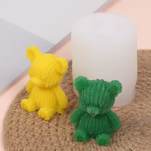 Détail du moule en silicone ours montrant la texture tricotée sur les ours en cire DIY