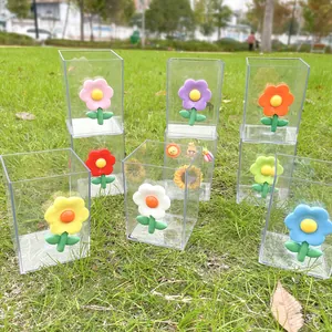 Niedlicher transparenter Acryl-Stifthalter im Ins-Stil mit bunten Blumen für den Schreibtisch