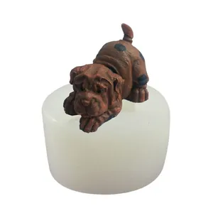 Vue détaillée d'un moule en silicone pour chien pour bougies et desserts faits maison