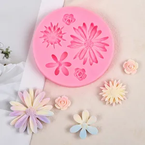Rosa Silikonform mit Sonnenblumen für die DIY-Dekoration von Fondantkuchen