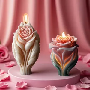 Eleganti candele profumate a forma di rosa per decorazioni di San Valentino a casa