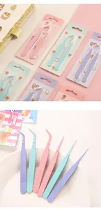 Detalle de pinzas macarrón de colores con puntas rectas y curvas para scrapbooking