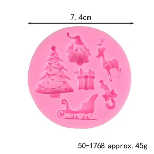 Vista detallada del molde de Navidad en silicona rosa de 7,4 cm para tartas DIY.