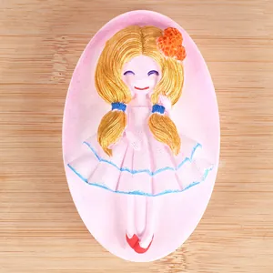Vue détaillée de l'ornement en relief de fille de dessin animé 3D avec des nattes