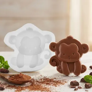 Molde de silicona con forma de mono y figura de chocolate terminada
