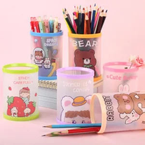 Vue détaillée de porte-crayons en PET translucide avec diverses jolies illustrations