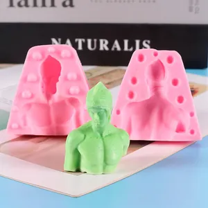 Detailansicht einer klassischen europäischen Büsten-Silikonform mit grüner Wachsfigur