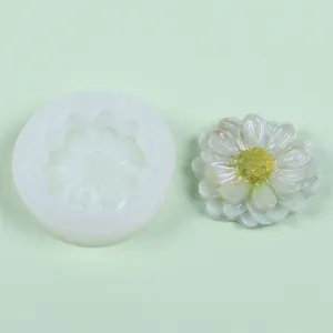 Silikonform in Gänseblümchenform mit Harzdetail für DIY-Seifen und Kerzenherstellung