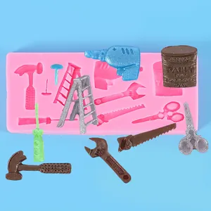 Détail du moule en silicone pour outils de bricolage avec formes en fondant coloré