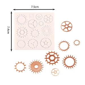 Vue détaillée du moule en silicone à engrenages 7,5cm x 7,4cm pour décoration de gâteaux