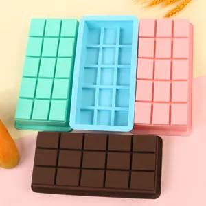 Vue détaillée de moules à chocolat en silicone rectangulaires de qualité alimentaire