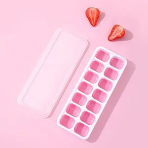 Detalle de la cubitera de 14 huecos con fondo de silicona rosa y tapa protectora.
