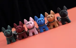 Détails de porte-clés bouledogue français en résine colorée avec colliers à clous