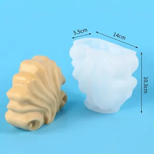 Seashell silicone mold for DIY candle making with dimensions 14x5.5x10.3cm and 98g weight