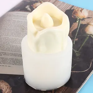 Dettaglio stampo in silicone irregolare per candele aromatiche e colata di resina fai da te
