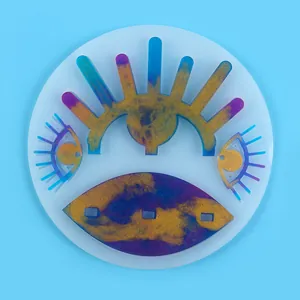 Detailansicht einer Silikonform für DIY Evil Eye Schmuckaufbewahrungsregale