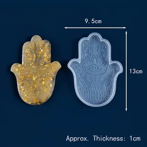Dettaglio dello stampo in silicone a mano di Hamsa con dimensioni 13 cm e 9,5 cm