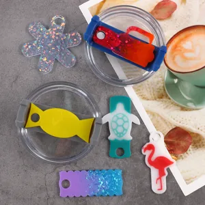 Breloques en résine DIY colorées en forme de flamant et tortue pour tasses et sacs