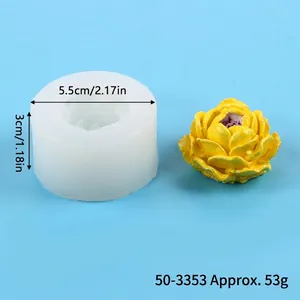 Vista detallada del molde de silicona para flores DIY con 5,5 cm de ancho y 3 cm de alto