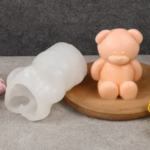 3D cartoon bear silicone mold for DIY aromatherapy candles and creative resin ornaments.