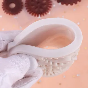Moule en silicone blanc flexible avec motifs d'engrenages pour gâteaux rétro DIY