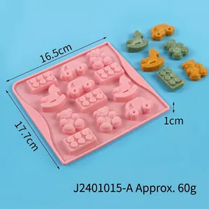 Vista detallada del molde de silicona rosa para bombones de animales, 17,7x16,5cm