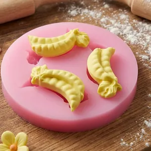Vista dettagliata dello stampo in silicone baccello di pisello per torte fondenti