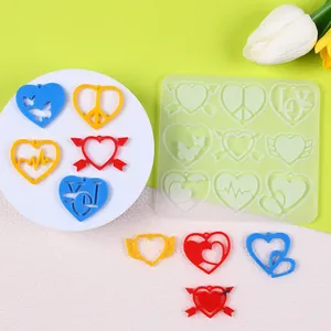 Dettaglio dello stampo in silicone a forma di cuore per orecchini in resina fai da te