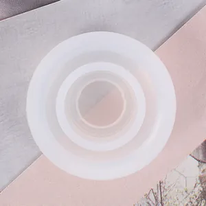 Vista dall'alto di stampo circolare in silicone per gioielli fai da te e anelli