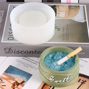 Detail view of round silicone mold for DIY resin ashtrays and plaster decorative crafts