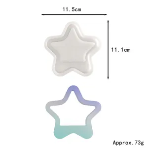 Vista detallada y dimensiones de un molde de silicona en forma de estrella para velas