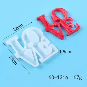 Detailed view of LOVE shaped silicone mold with dimensions 12x13x1.5cm and weight 67g
